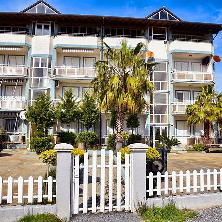 White Sea View Apartment Velipoje Bagian luar foto