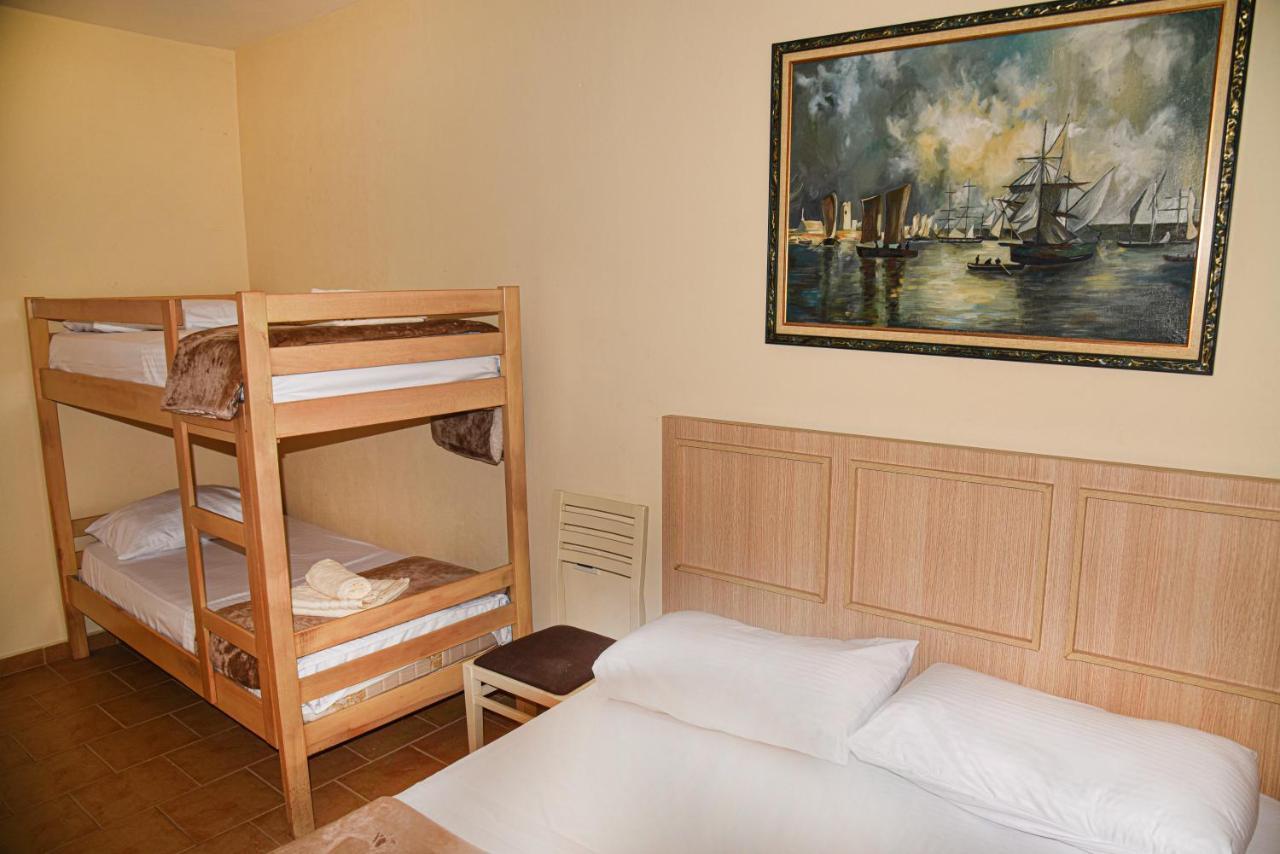 White Sea View Apartment Velipoje Bagian luar foto